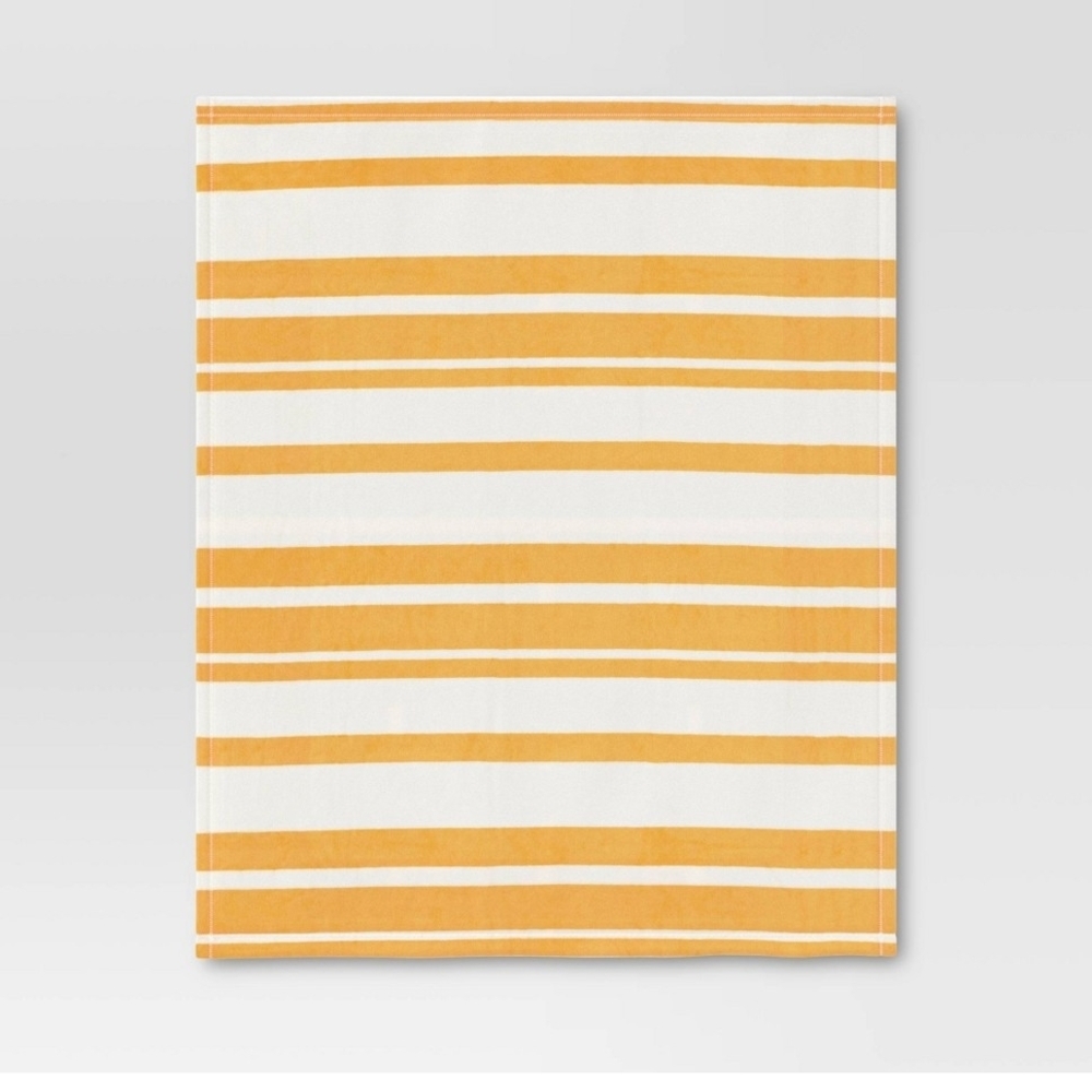 Room Essentials Yellow and White Throw Blanket - Picture 9 of 9